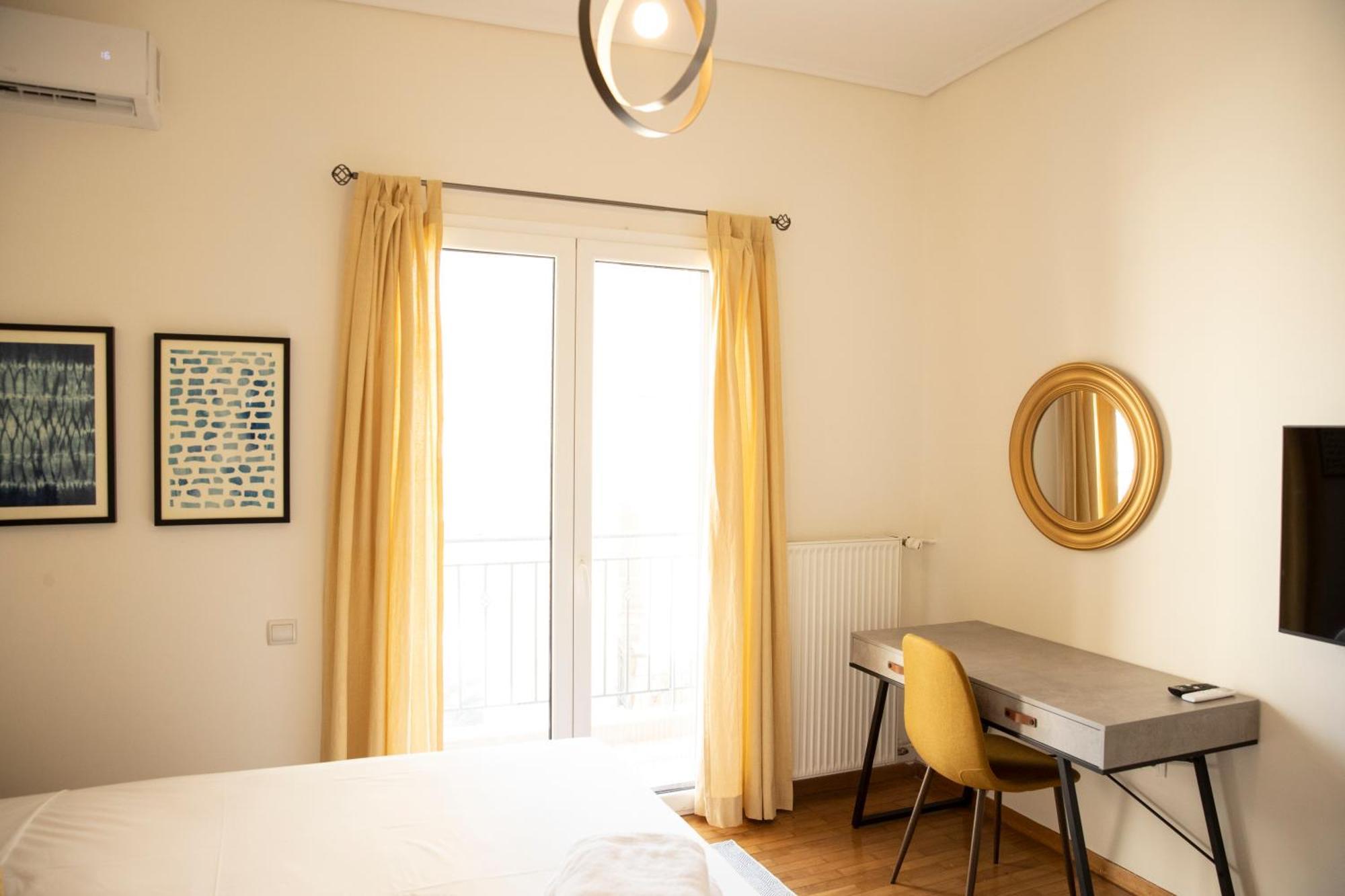 Spacious Glyfada Golf 4Br -Near Beach + Shops Atenas Exterior foto