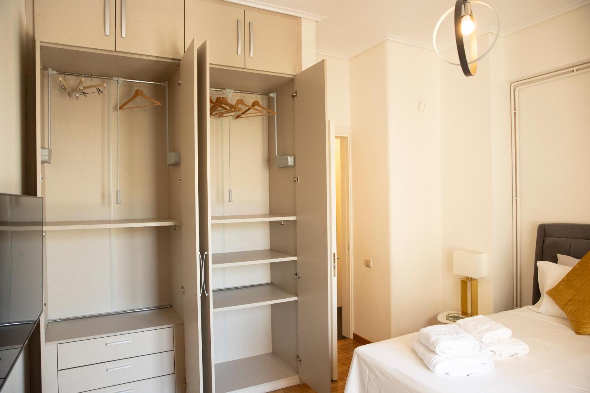 Spacious Glyfada Golf 4Br -Near Beach + Shops Atenas Exterior foto