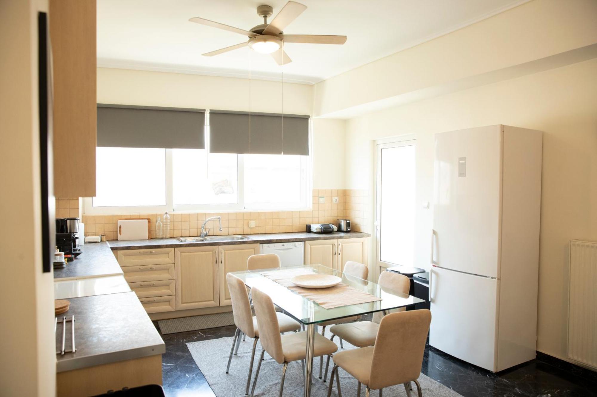 Spacious Glyfada Golf 4Br -Near Beach + Shops Atenas Exterior foto