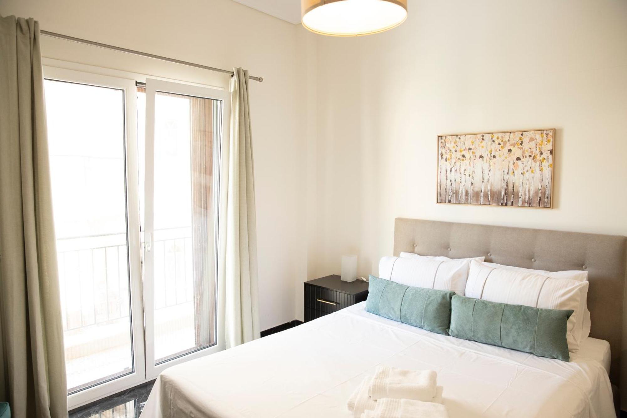 Spacious Glyfada Golf 4Br -Near Beach + Shops Atenas Exterior foto